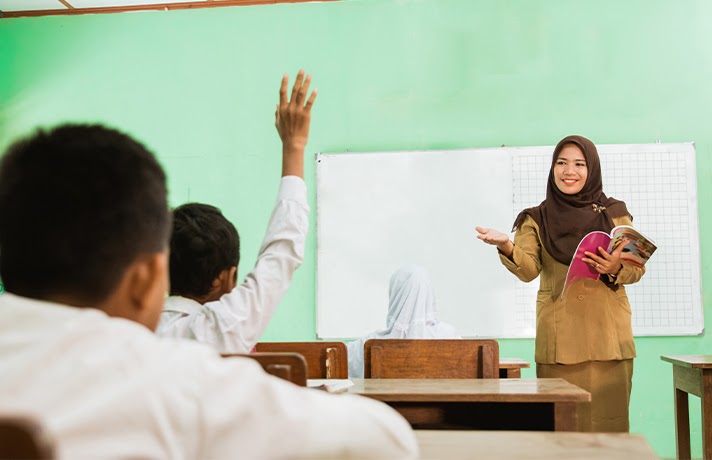 Ramai Isu Guru Honorer Dilarang Mengajar di Tahun 2027?